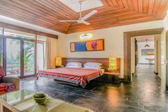 Evara Mansion by Ebonystays