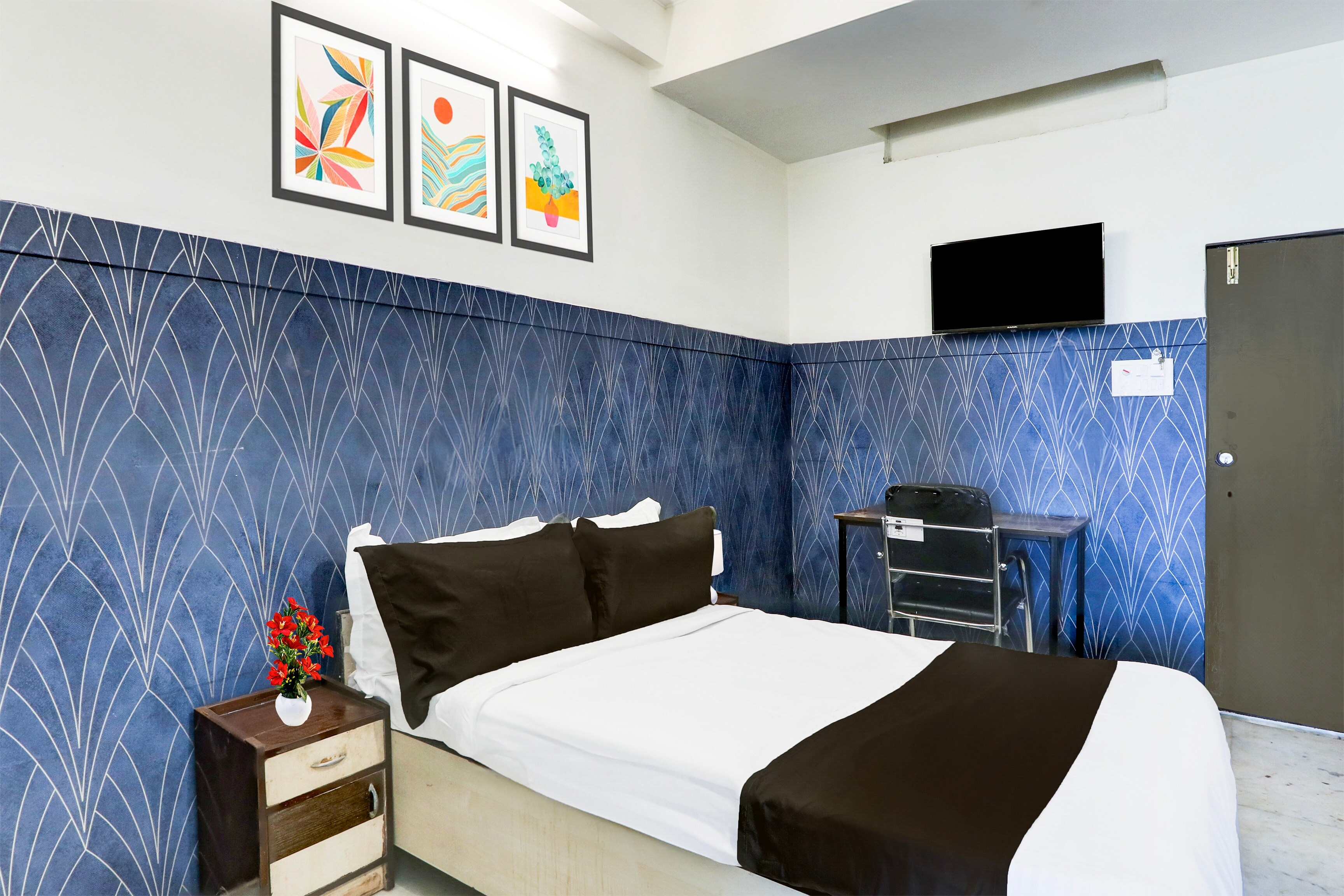Hotel O Kukatpally S Palace - Tap to explore photos