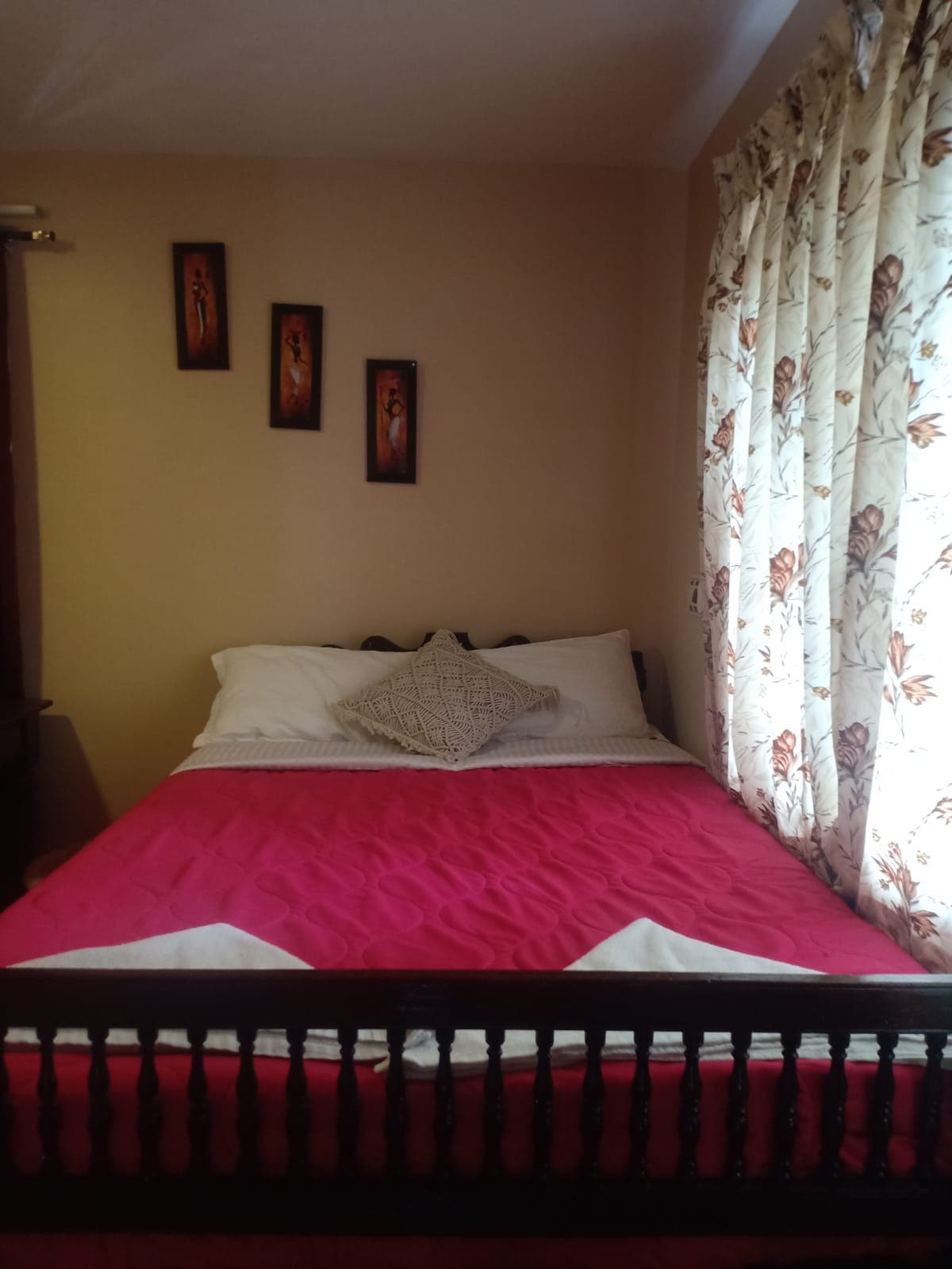 Silver Spruce (2BHK Homestay) - Tap to explore photos