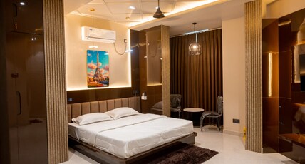 Assam Royale Homestay Room Type - Deluxe Room With AC 102