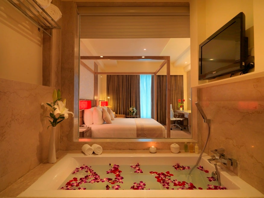 Radisson Blu Hotel Greater Noida - Tap to explore photos