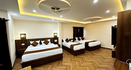 Navarathna Comforts Room Type - Deluxe Twin Room