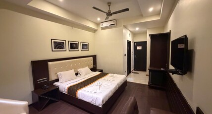 Galaxy Inn Room Type - Luxury Deluxe