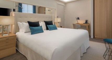 Hotel Camille Paris Gare de Lyon, Tapestry Collection by Hilton Room Type - KING GUEST ROOM