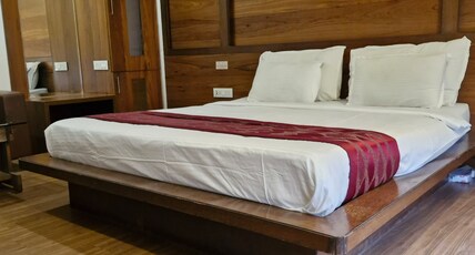 Hotel Radiant Room Type - Royal AC Room