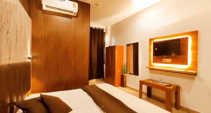 HOTEL SKY ORCHID - A Budget Rooms By SKY Hotels Room Type - Budget Bedroom 