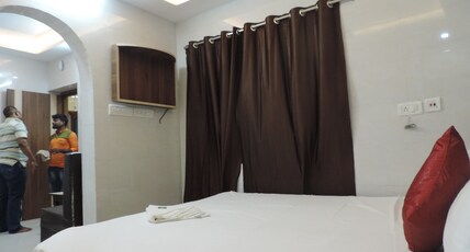 SWASTIK REGENCY Room Type - A.C. Deluxe Family Room