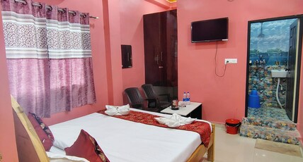 HOTEL ASHIRWAD AND MARRIAGE HALL Room Type - Double Bed AC Deluxe Room