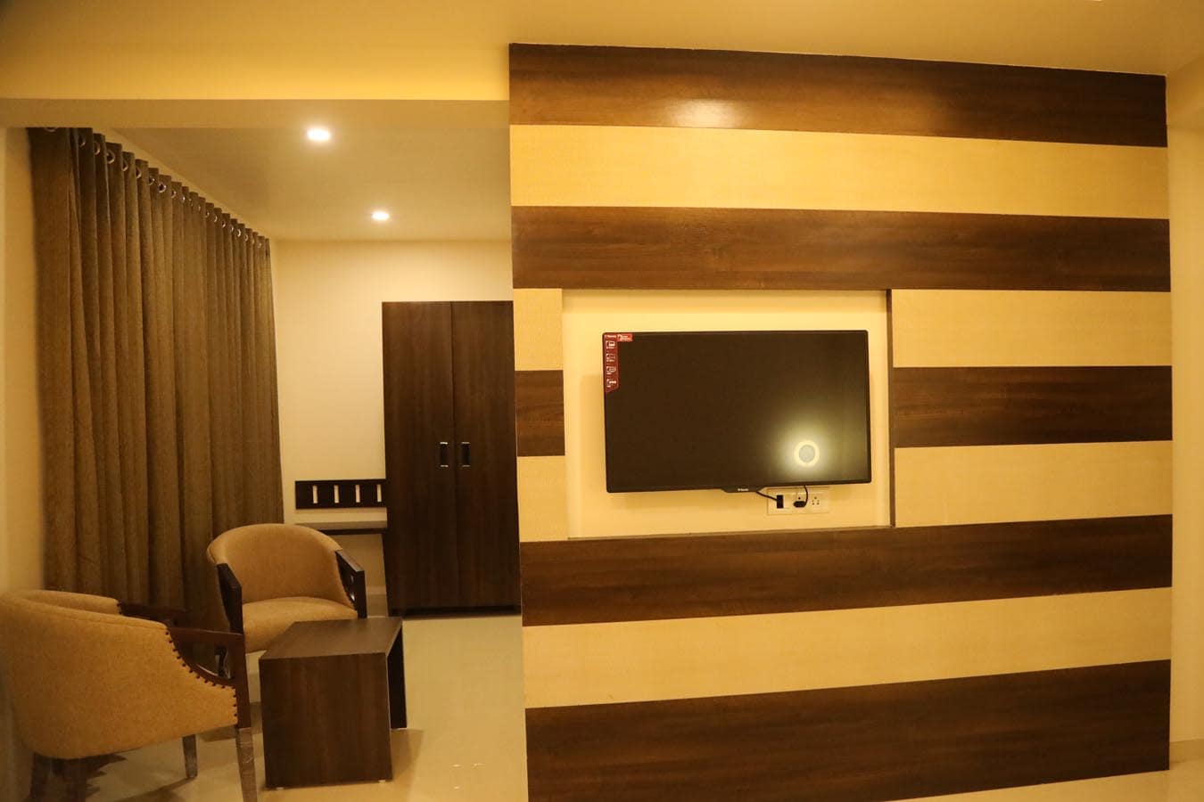 THE LEGEND RESIDENCY - Tap to explore photos