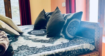 Yellowtreasure1995 Room Type - Thalang room