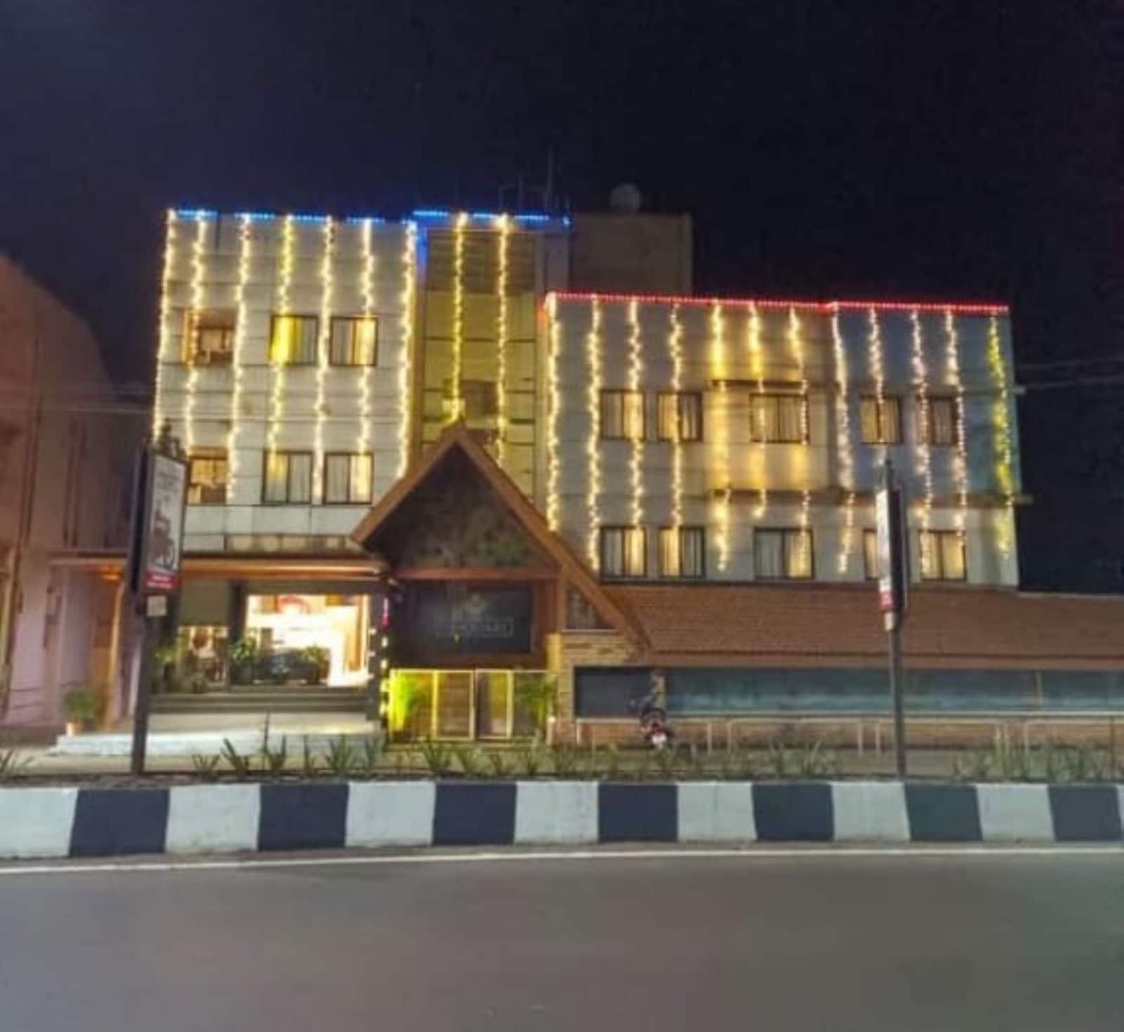 Hotel Vivek - Tap to explore photos