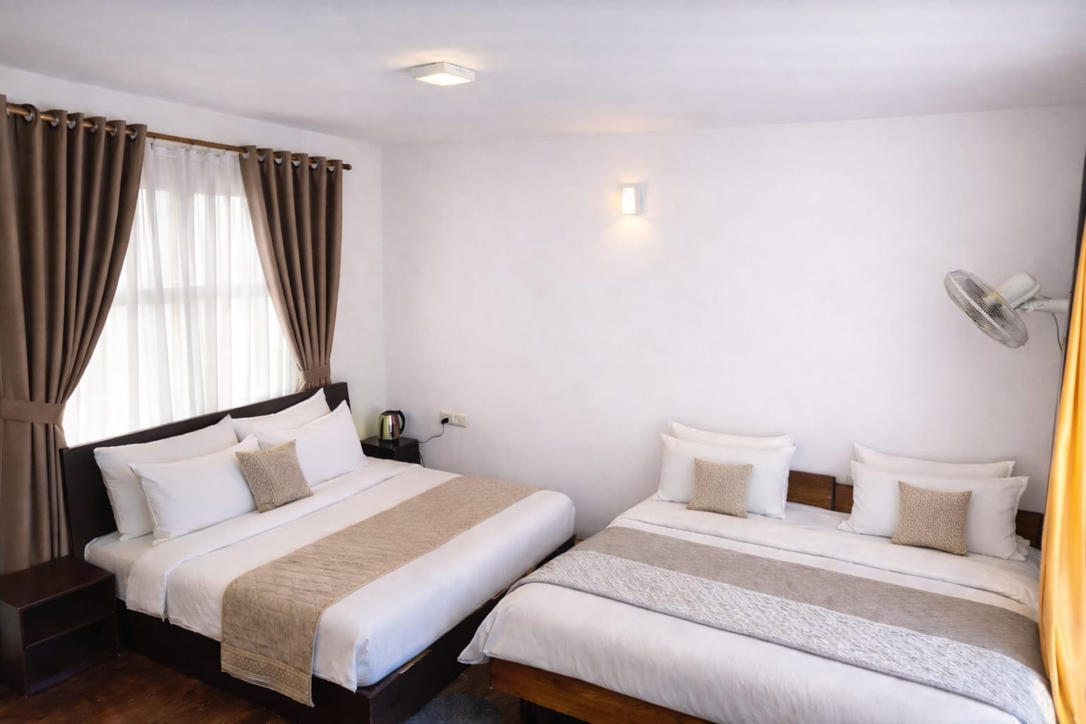 Malik Residency Main Market Leh - Tap to explore photos