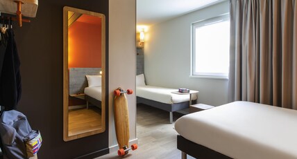 Ibis budget Strasbourg Centre Republique Room Type - TRIPLE ROOM with 1 double bed and 1 retractable bed