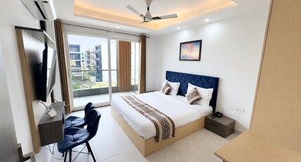 Reebah Inn & Suites Room Type - Room with Balcony