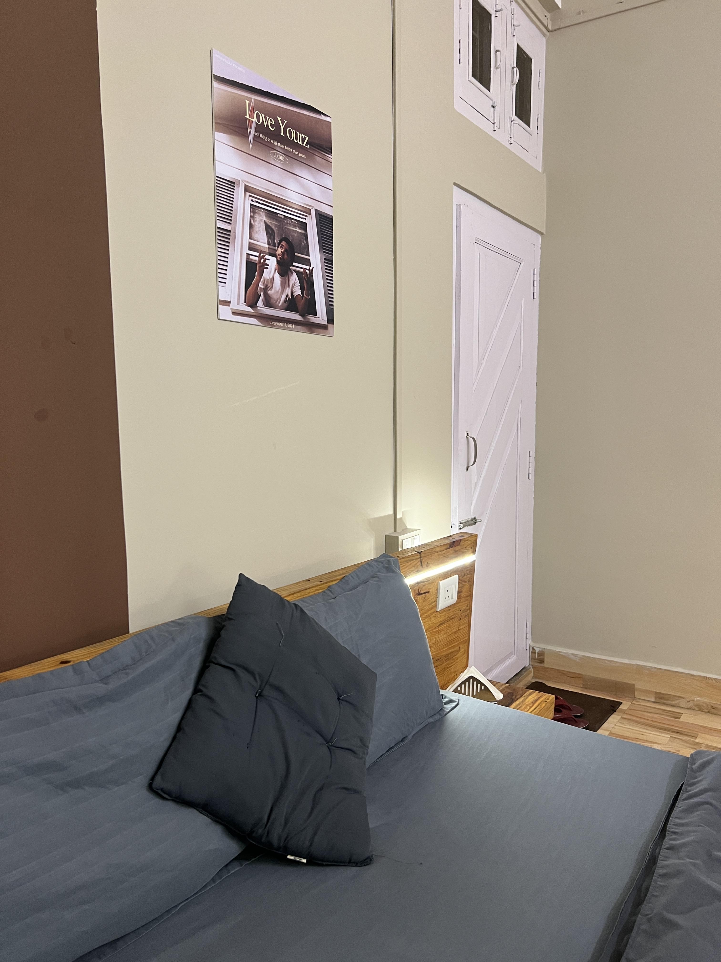 De royal castle - Tap to explore photos