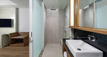 Fairfield by Marriott Bali Kuta Sunset Road Room Type - Guest room, 1 Queen, Poolside Fairfield by Marriott Bali Kuta Sunset Road Room Type - Guest room, 1 Queen, Poolside