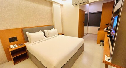 Vijay Vilas Hotel Room Type - Queen Executive Room