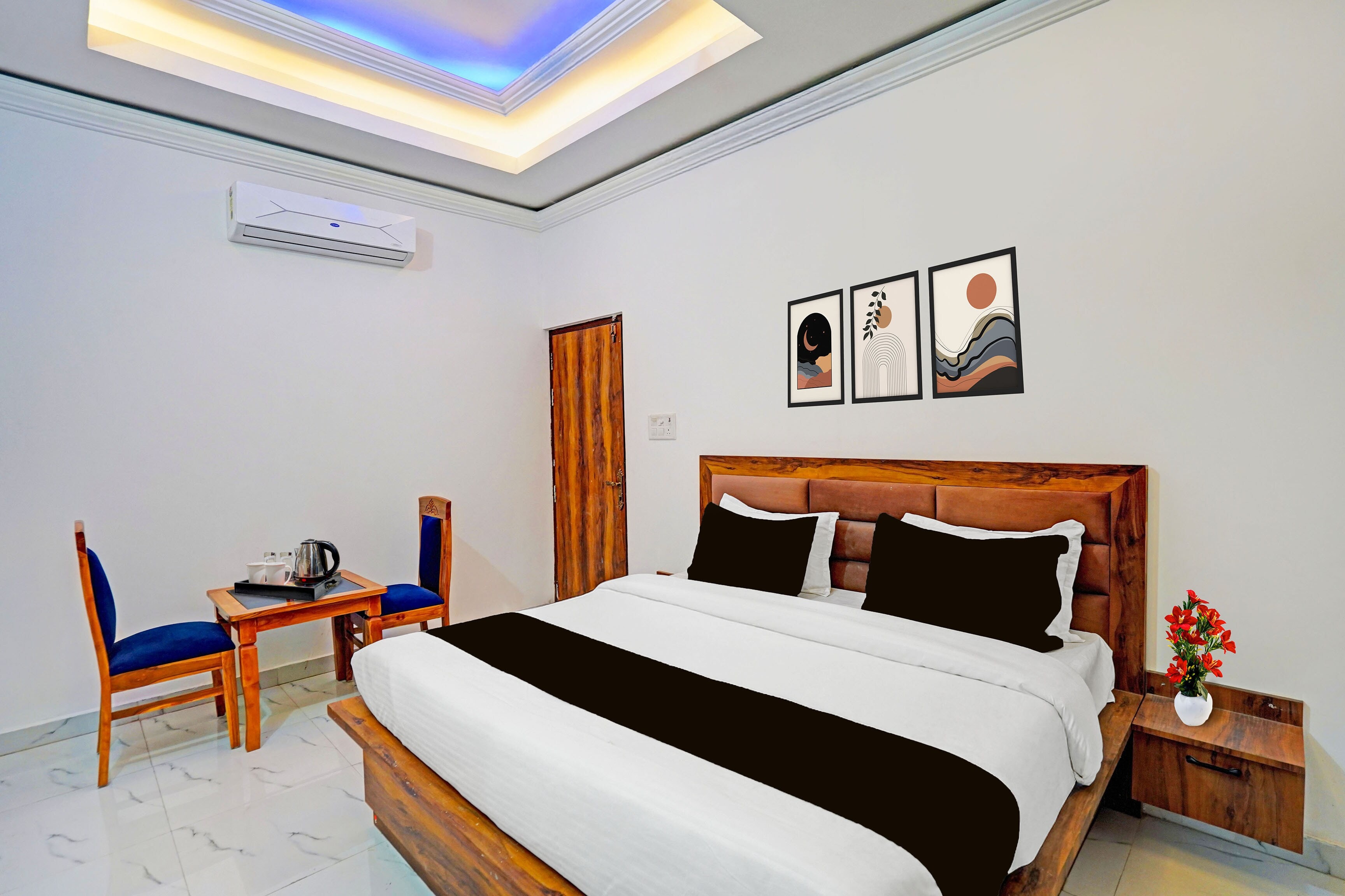 Townhouse Vikas Nagar Lucknow Formerly Wave BLU - Tap to explore photos