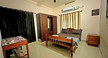 Arish Villa | South cliff Room Type - Deluxe AC Room with common Kitchen 