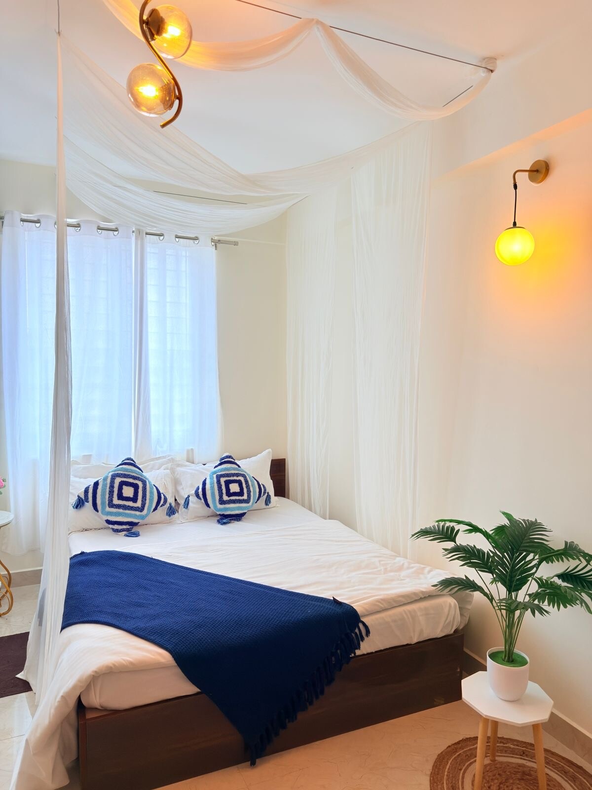 Elegant 1 bhk with private jacuzzi - Tap to explore photos
