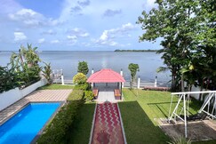 The Backwater Rhapsody, Alleppey