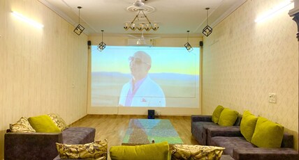 Instay 7 |Relax 3bhk Big Theater Screen Room Type - Instay 7 |Relax 3bhk Big Theater Screen