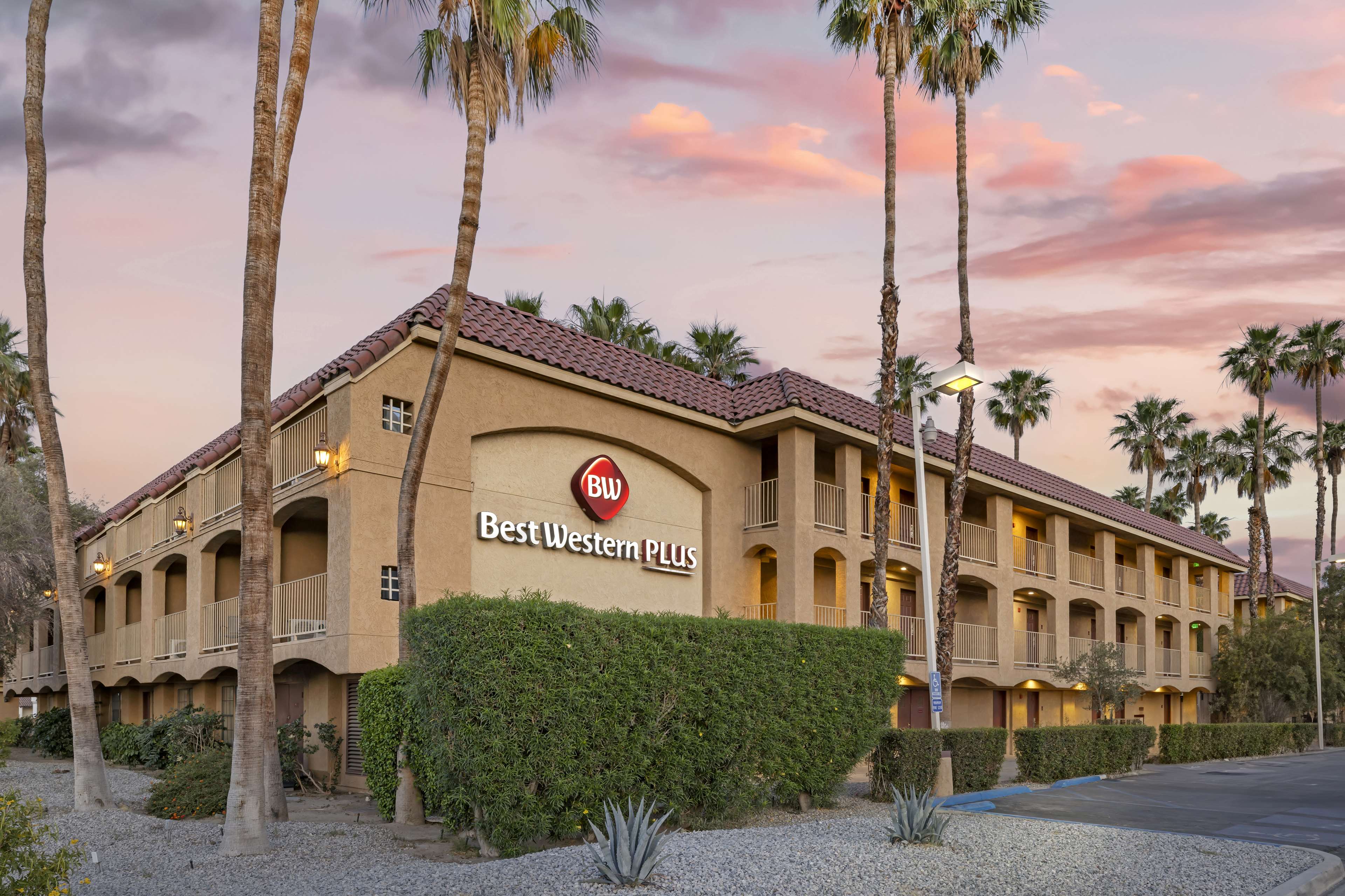 BEST WESTERN PLUS PALM DESERT - Tap to explore photos