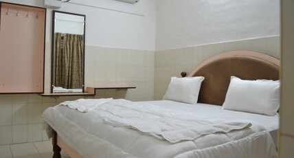 HOTEL ATHIDHI INN Room Type - DOUBLE BED ROOM A/C