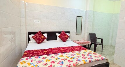 Krishna ji P. Guest House. Room Type - Deluxe ac room