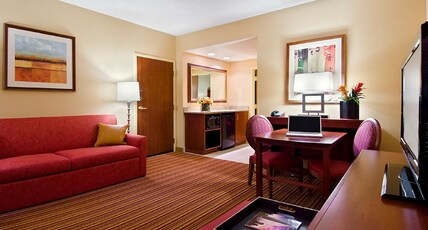 Embassy Suites by Hilton Nashville SE Murfreesboro Room Type - 1KG MOB HEA ACC TUB STE NS