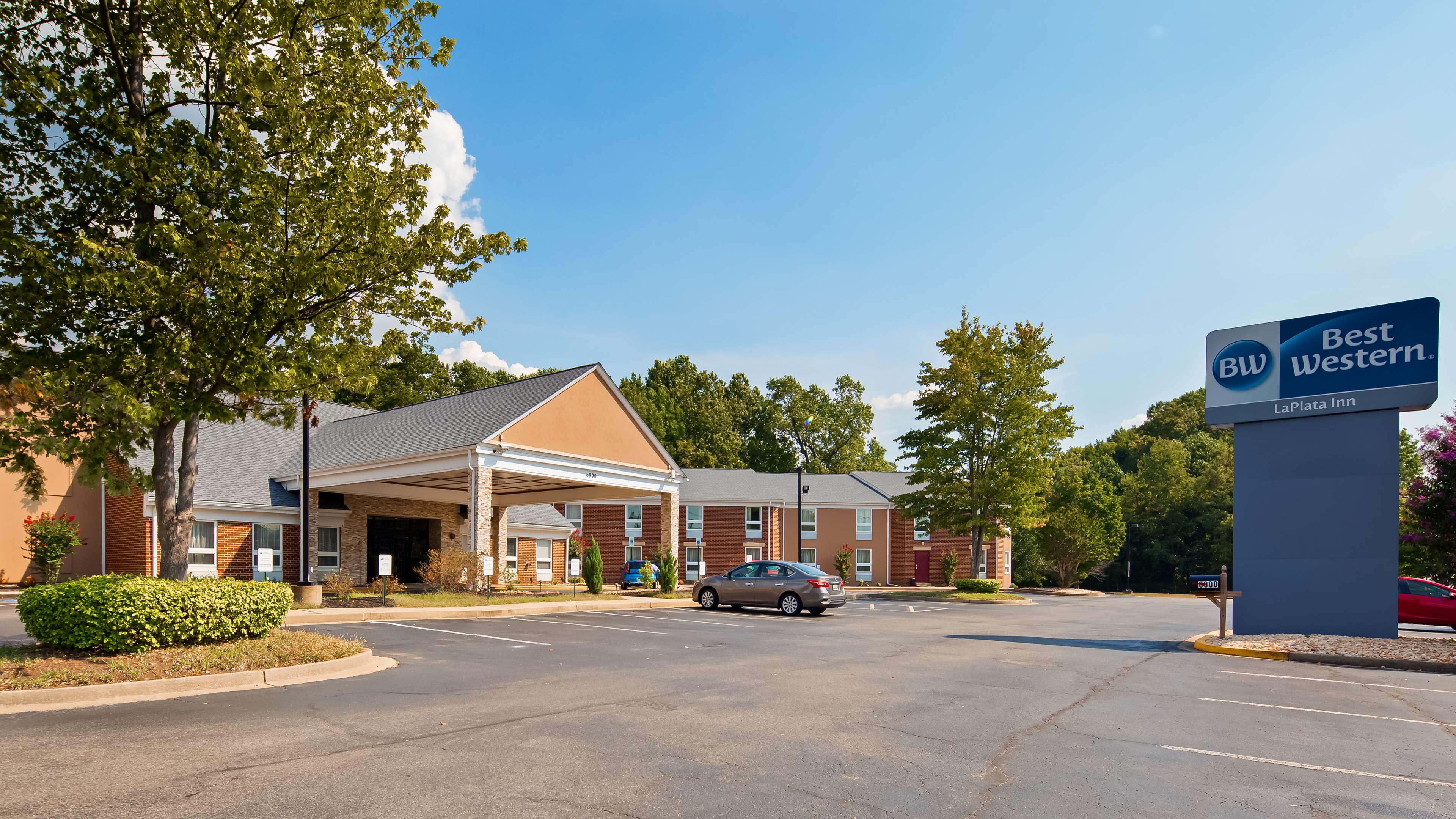 Best Western La Plata Inn - Tap to explore photos