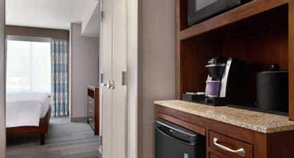 Hilton Garden Inn Stony Brook Room Type - 1 KING BED JUNIOR SUITE