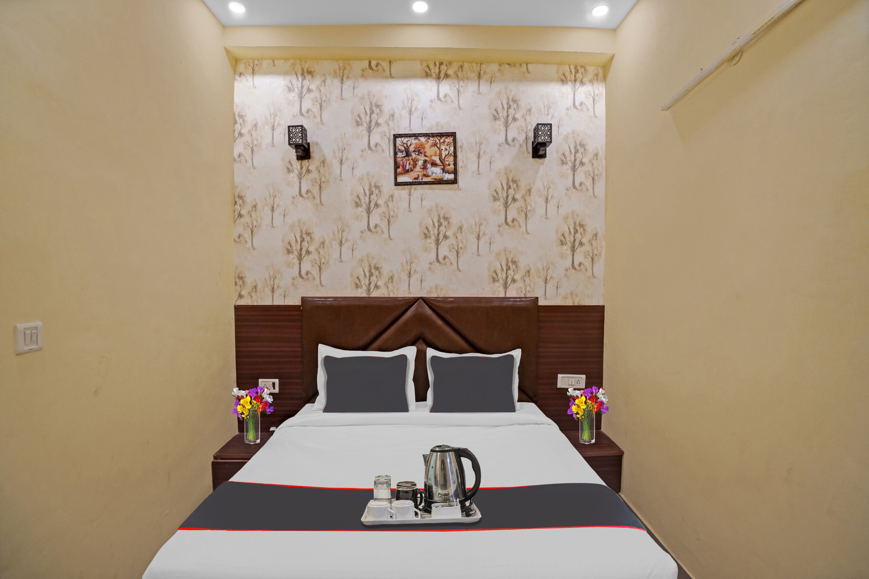 Hotel O Moon Hotel - Tap to explore photos