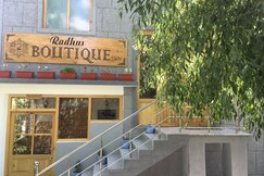 Radhu's Boutique Inn | Rooms & Restaurant