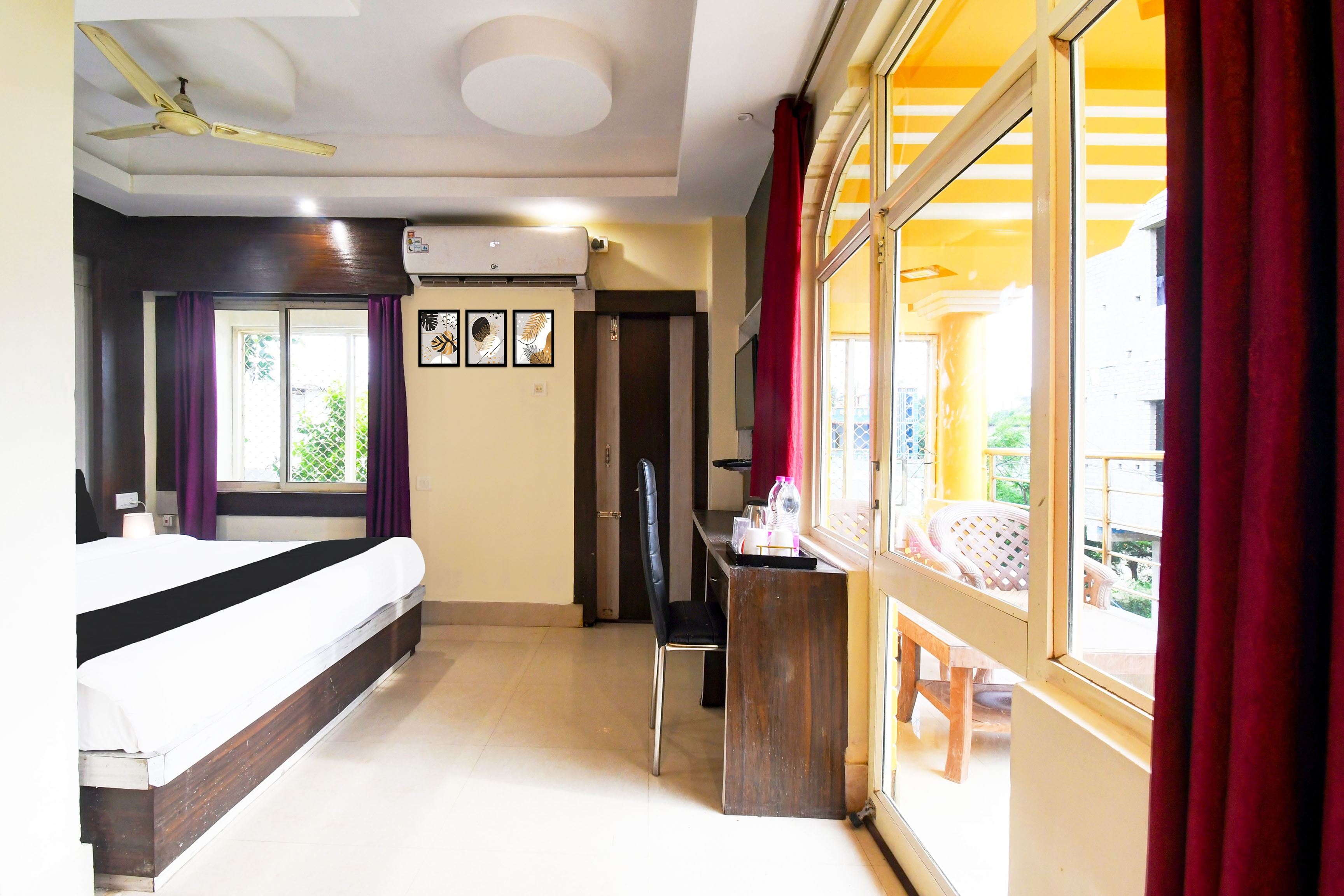 Super Hotel O Sampadaa - Tap to explore photos