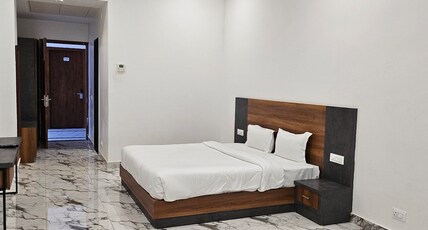 THE GIRVAR BARR Room Type - Deluxe Double