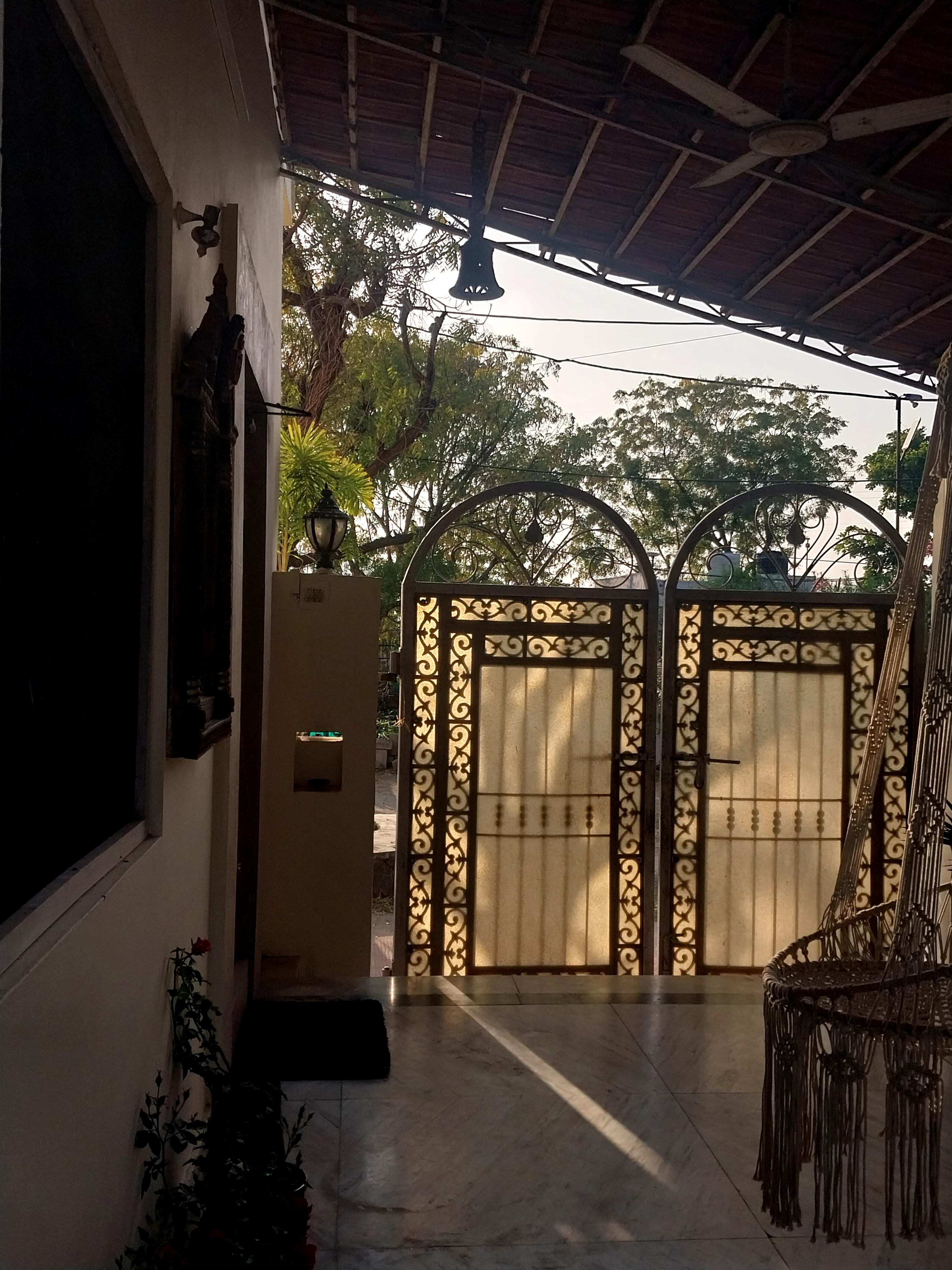 White House Ajmer Homestay - Tap to explore photos