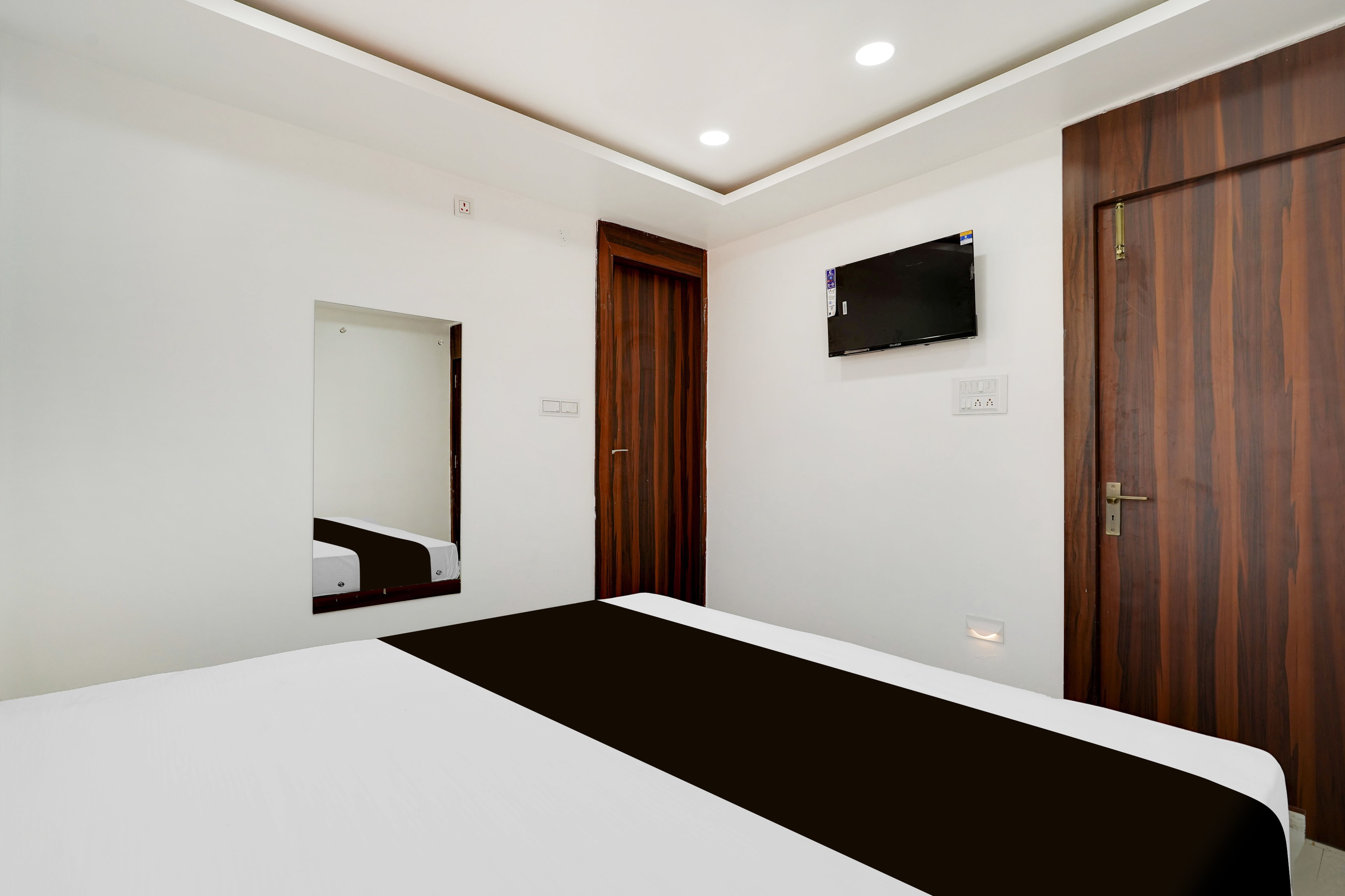 Hotel O Home Stay - Tap to explore photos
