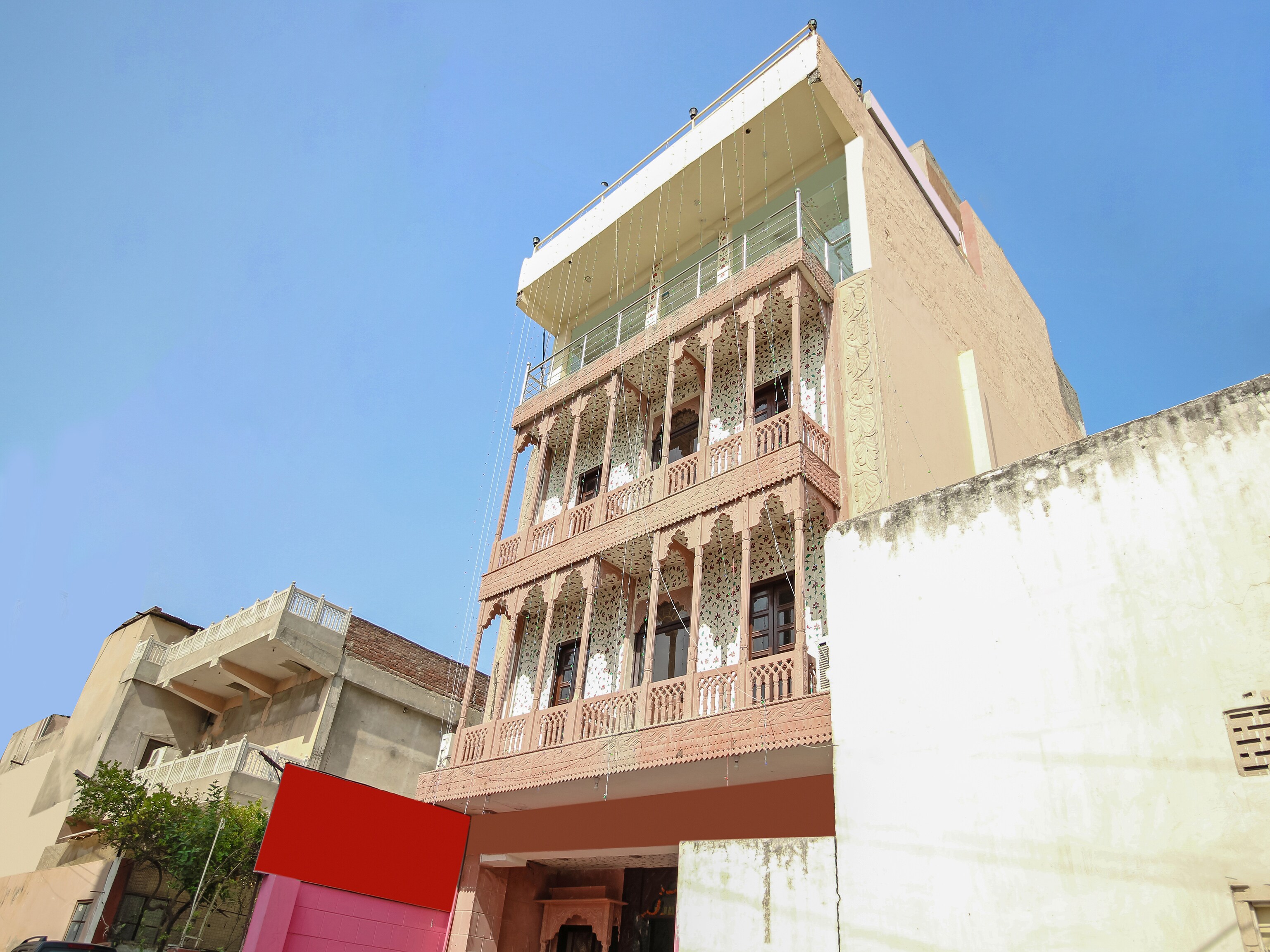 Hotel Kesar Palace - Tap to explore photos