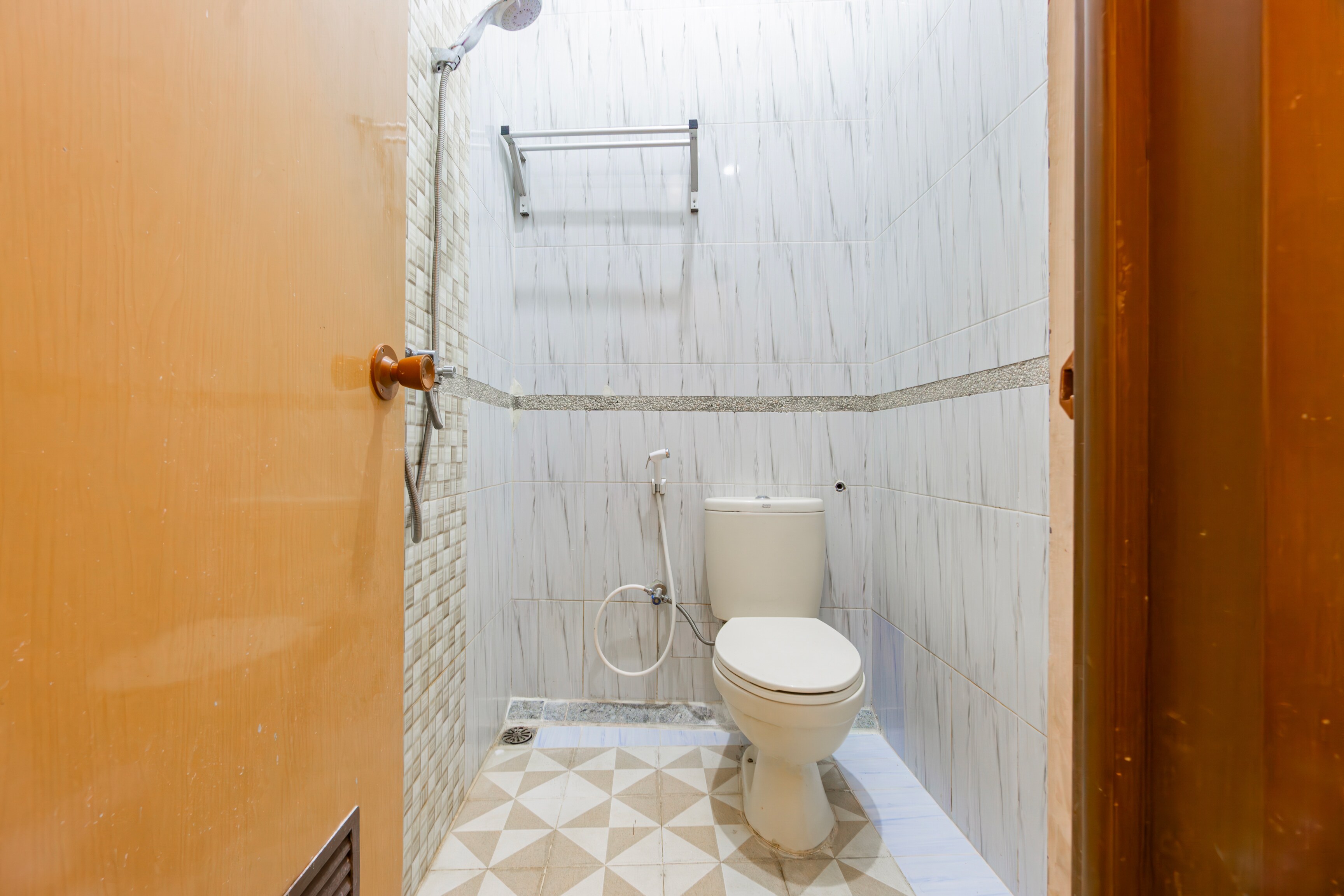 Hotel O Triple N Homestay - Tap to explore photos