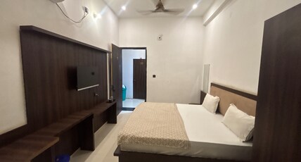 Hotel Narayan. Room Type - Luxury Triple Room