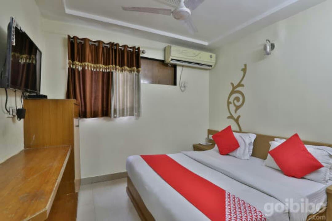 Hotel Campus - Tap to explore photos