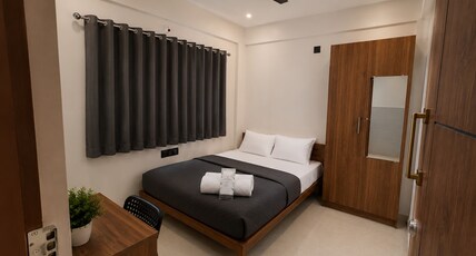 Z Express Montreal Room Type - Standard Queen