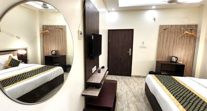 Gupta Inn Room Type - Deluxe Double Room Gupta Inn Room Type - Deluxe Double Room