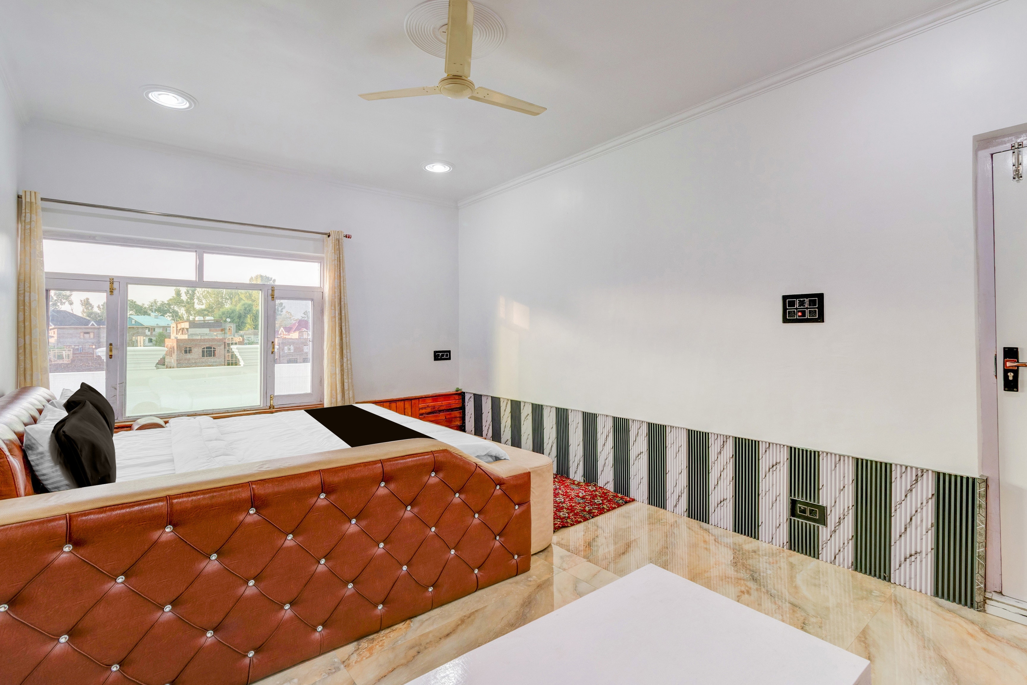 SPOT ON by OYO Impulse Homes - Tap to explore photos