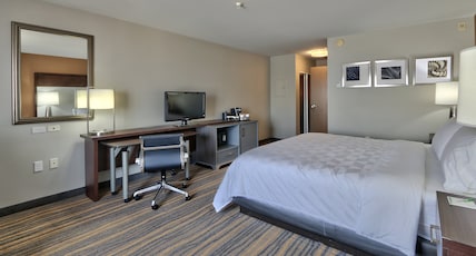 Holiday Inn Hotel and Suites Albuquerque - North Interstate 25 Room Type - 1 King Standard Communication Accessible
