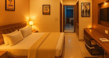 Hotel Golden Aura Room Type - Deluxe Room