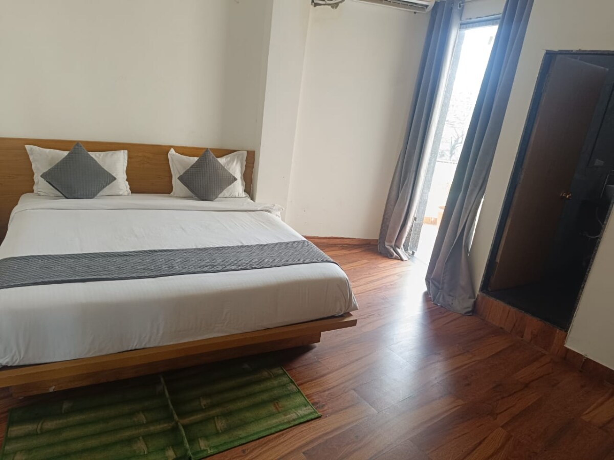 Hotel Nikunj Kilerama Indore Bhopal Highway - Tap to explore photos