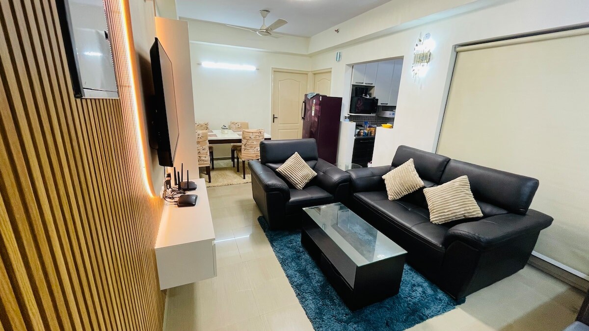 Peaceful Ved Van View Apartment Hyde Park Noida - Tap to explore photos