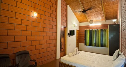Thiruchitrambalam palace & Resort Room Type - Standard Room Non Ac